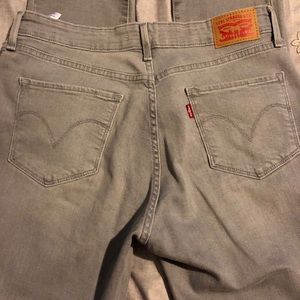 Levi’s Midrise Light Gray Skinny Jeans Size 31x32